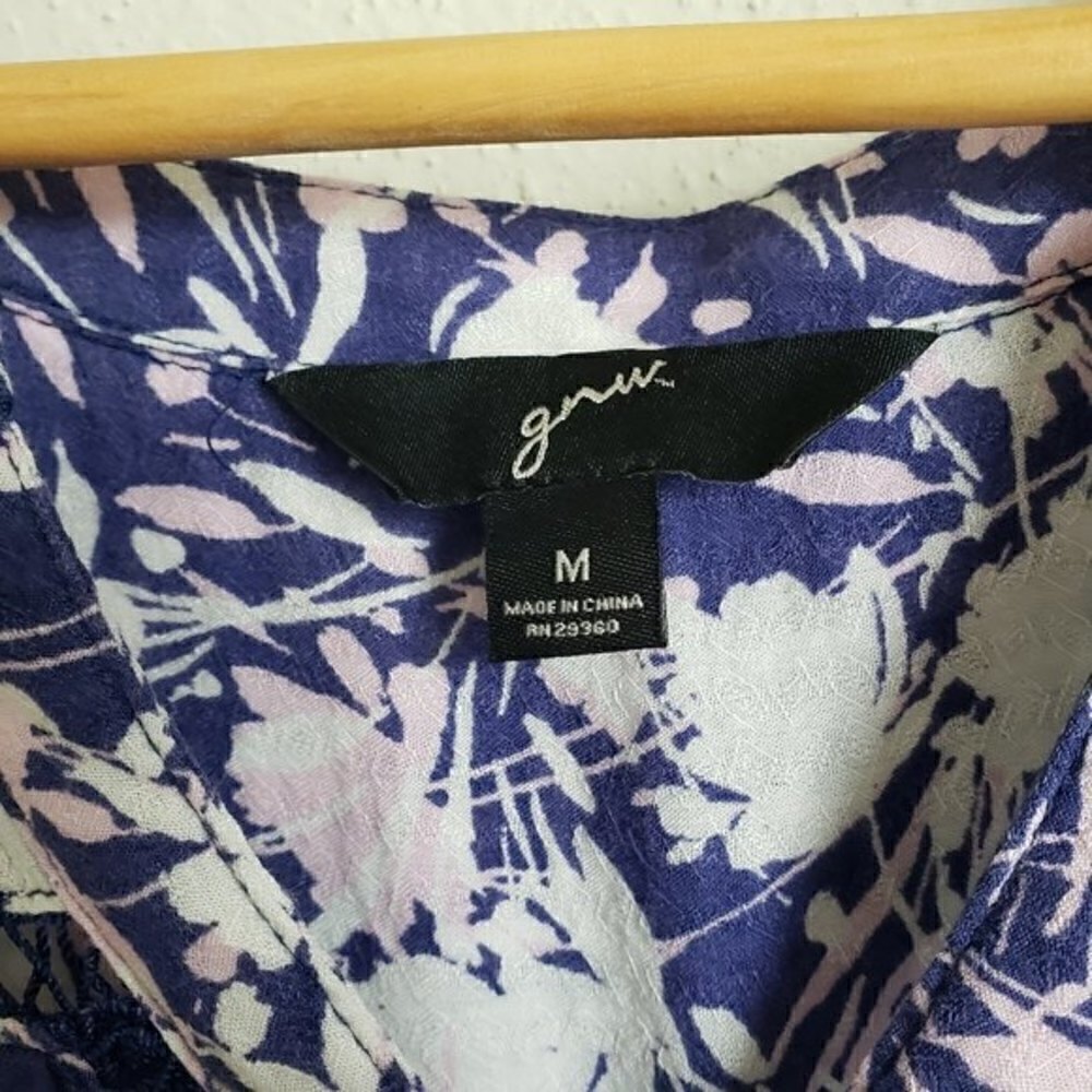 Floral print puff sleeve button blouse top size Medium - Picture 8 of 10